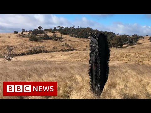 SpaceX capsule crashes to Earth in Australian field - BBC News