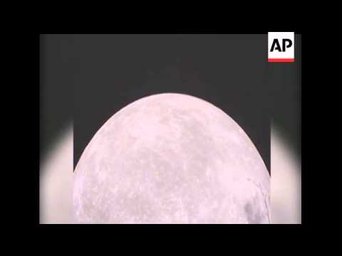 A spacecraft orbiting the moon has captured the first video of the lunar far side that people on Ear