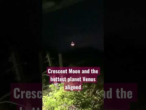 #CrescentMoon Dances with #Venus Tonight #Moon and #HotVenus Aligned!
