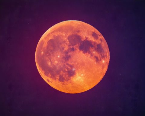 Witness the Celestial Spectacle: An Enchanting Blood Moon Beckons Witness the Celestial Spectacle: An Enchanting Blood Moon Beckons
